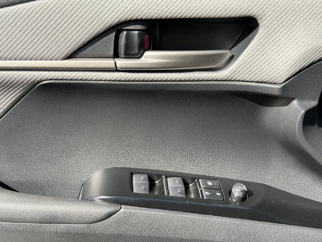 New 2026 Toyota Camry SE w/ Convenience Package FWD image 21