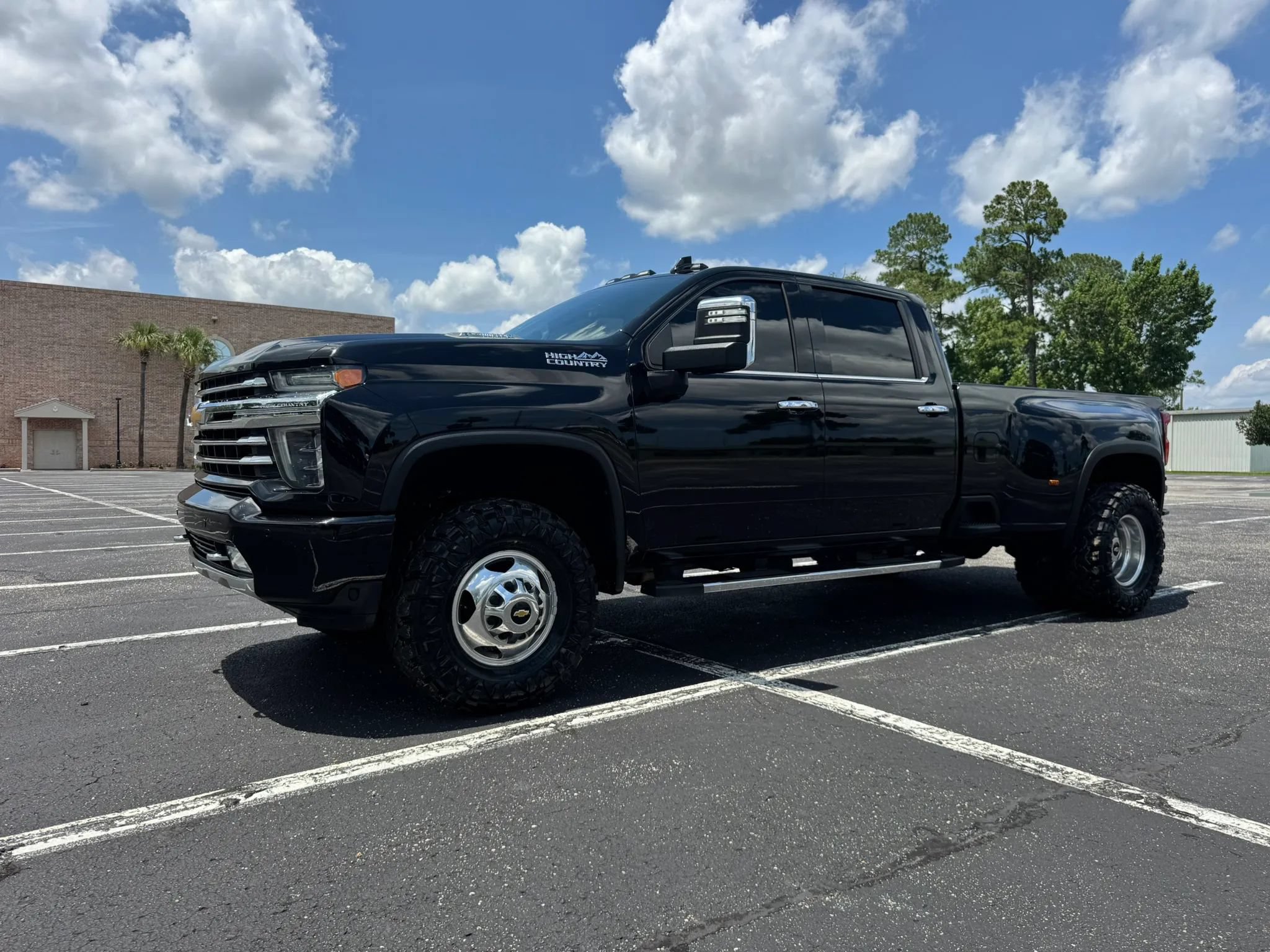 Used 2020 Chevrolet Silverado 3500 High Country AWD/4WD image 2