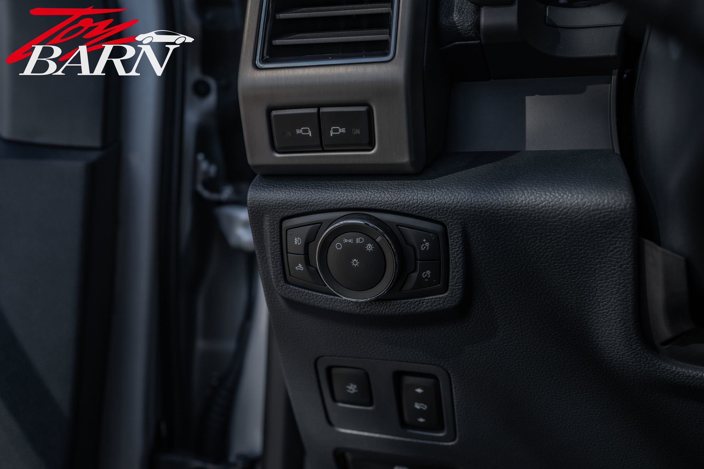 Used 2022 Ford F350 Platinum image 29