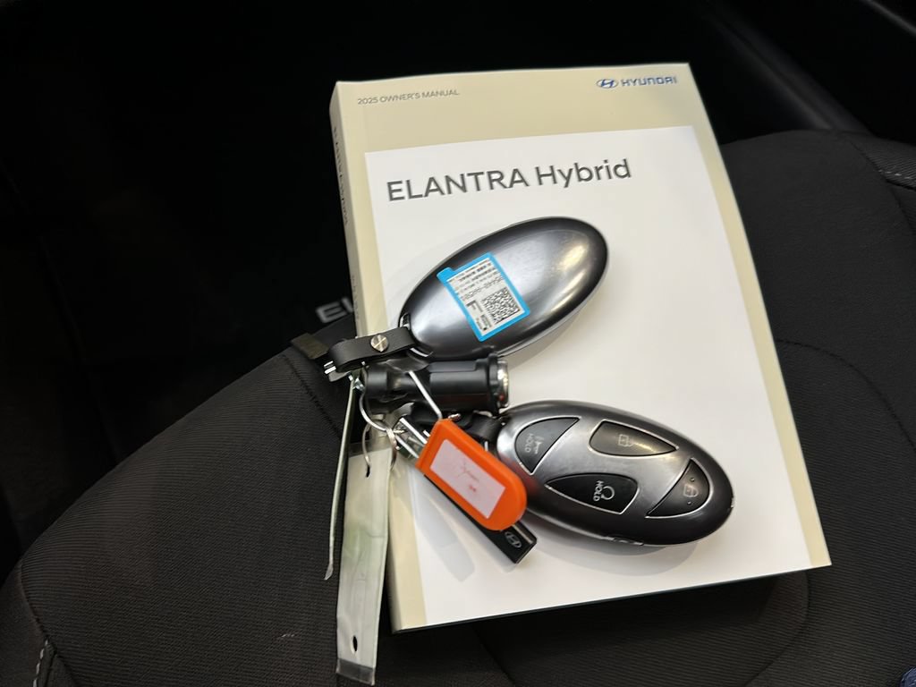 Certified 2025 Hyundai Elantra Hybrid FWD image 28