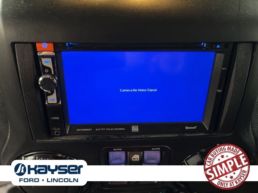 Used 2016 Jeep Wrangler Unlimited Sahara image 11