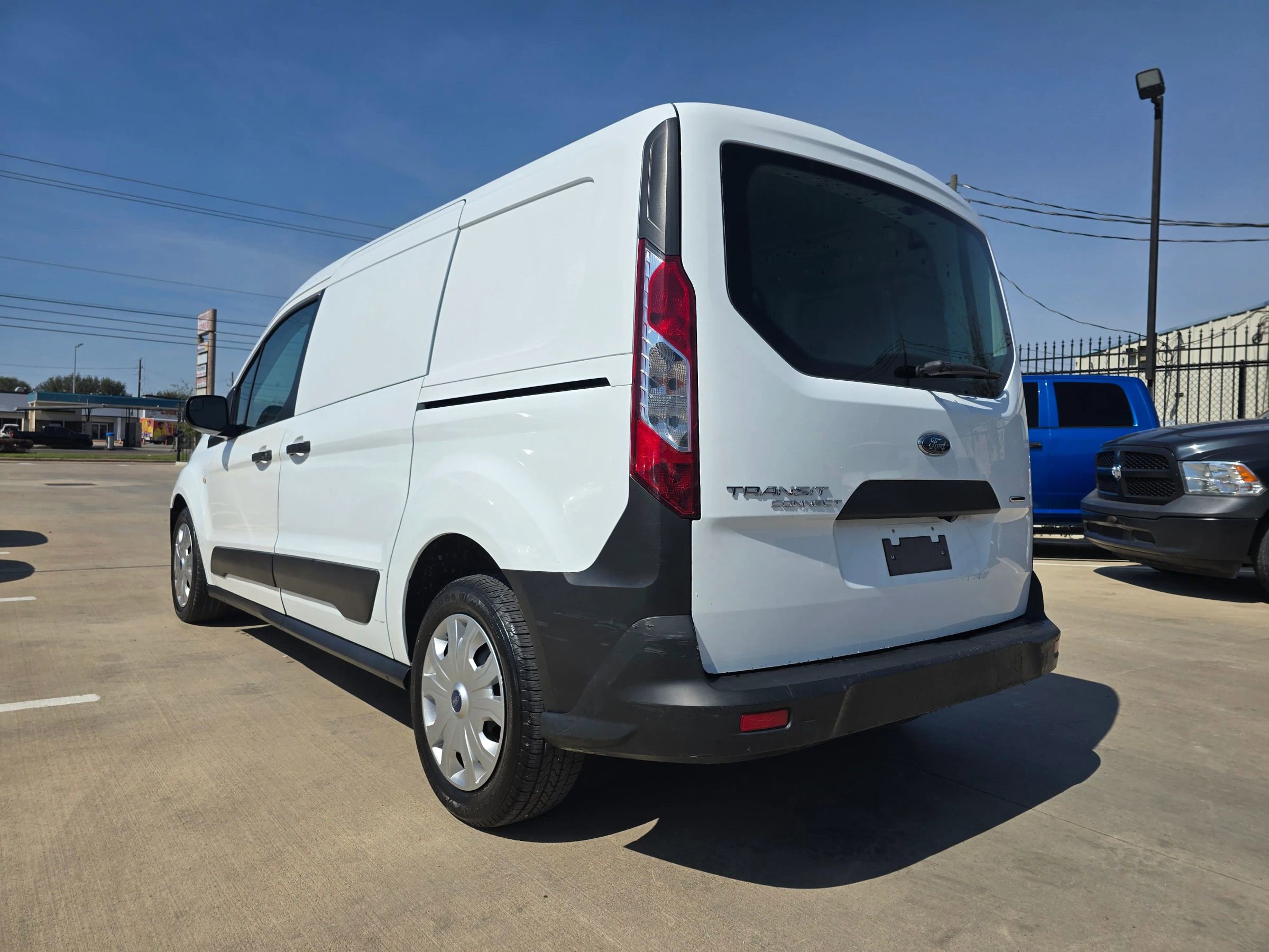 Used 2020 Ford Transit Connect XL image 5