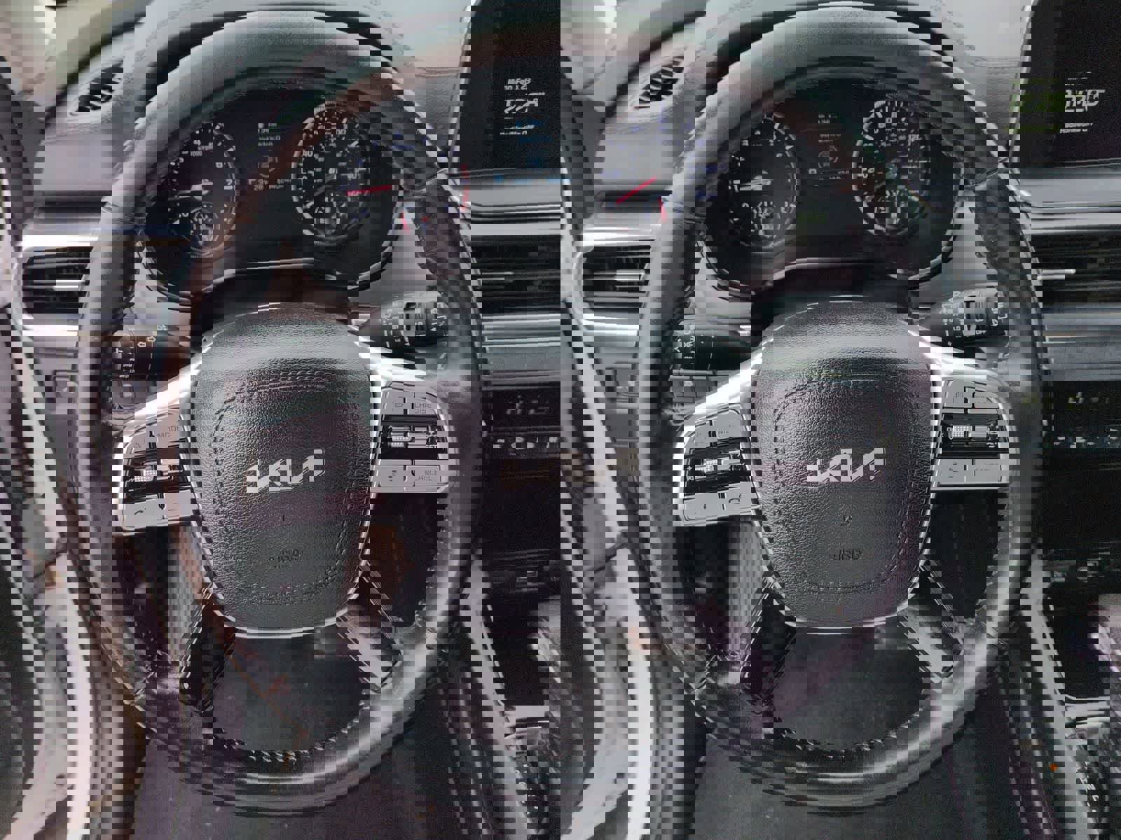 Used 2022 Kia Telluride LX image 20