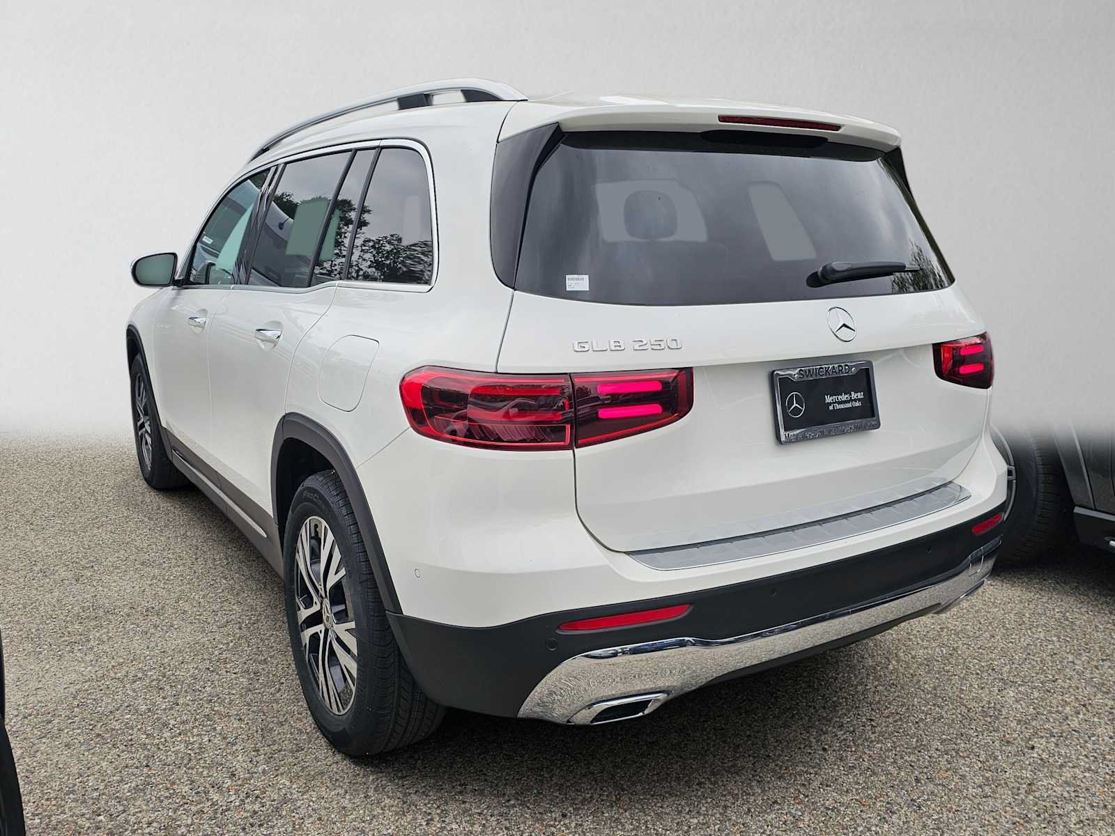 New 2026 Mercedes-Benz GLB 250 image 5