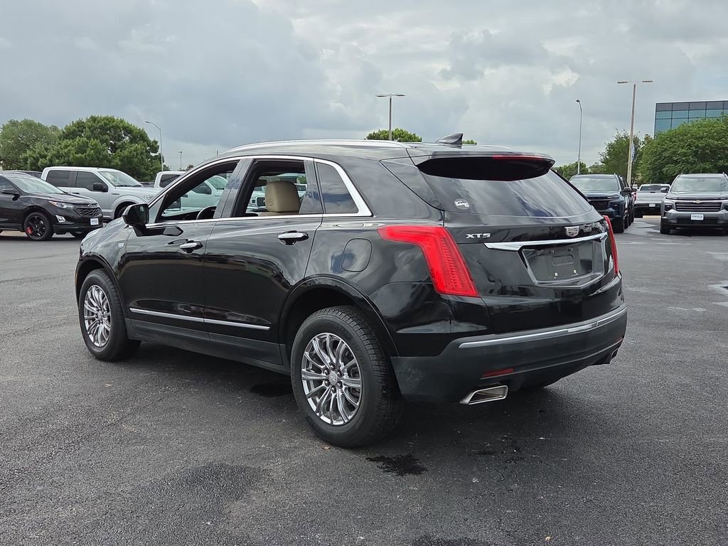Used 2017 Cadillac XT5 Luxury w/ Driver Awareness Package image 4