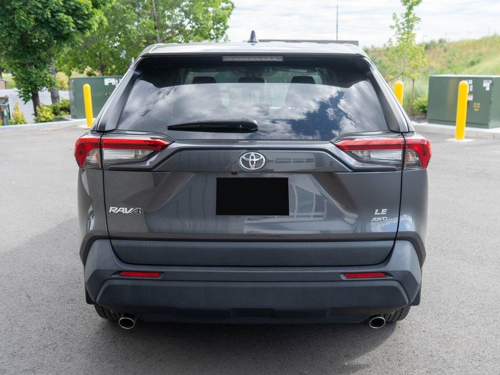 Used 2023 Toyota RAV4 LE AWD/4WD image 6