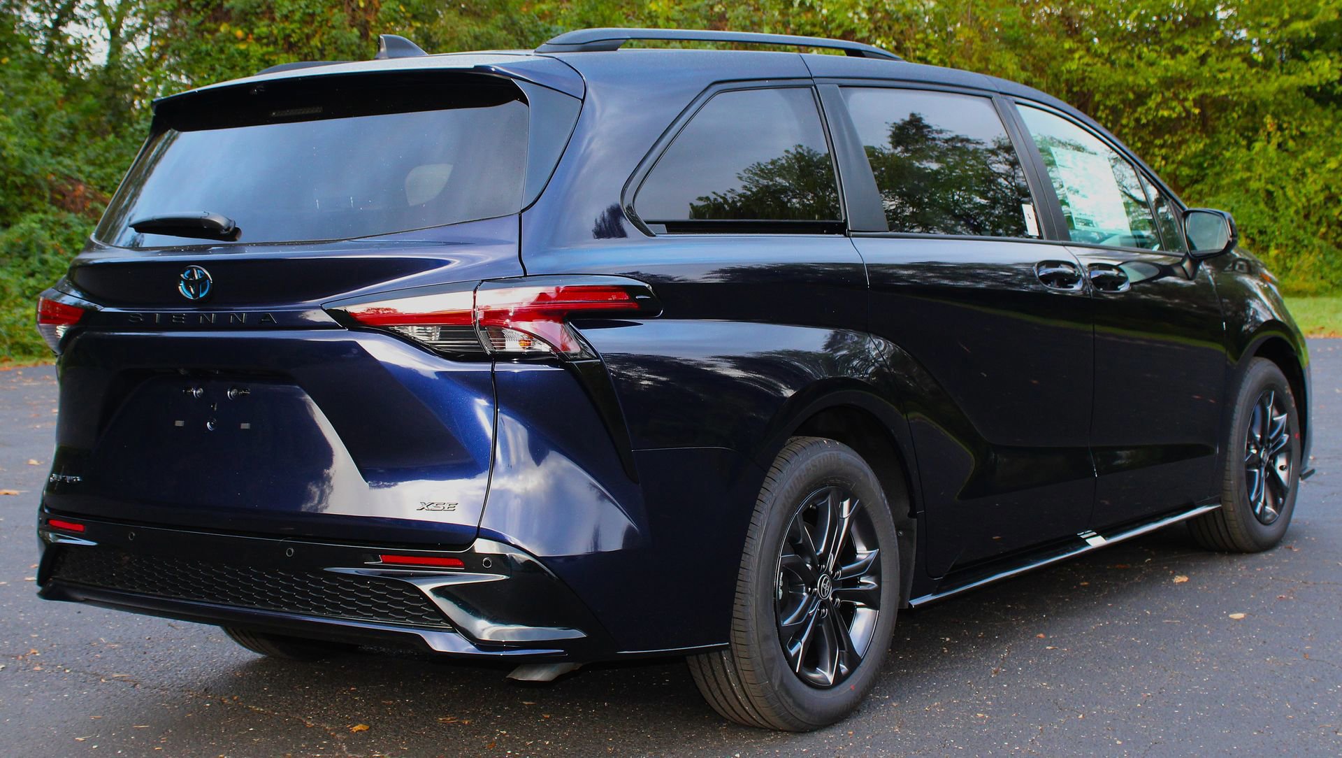 New 2025 Toyota Sienna XSE image 5