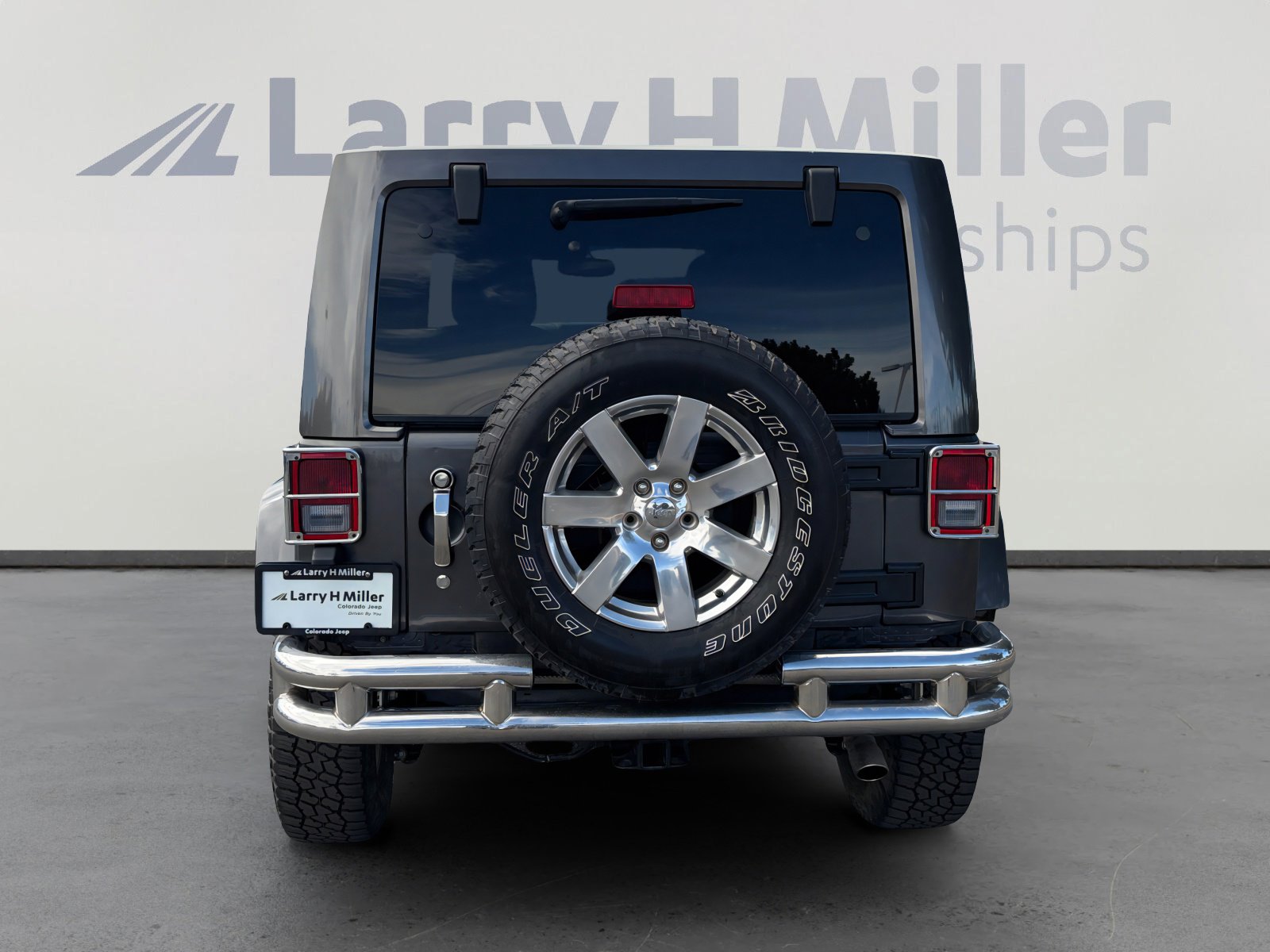 Used 2016 Jeep Wrangler Unlimited Sahara w/ Mopar Chrome Edition Group image 4