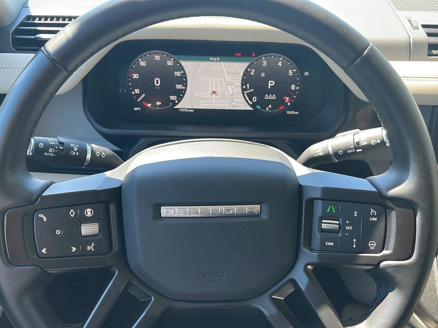 Used 2024 Land Rover Defender 90 X-Dynamic SE AWD/4WD image 22
