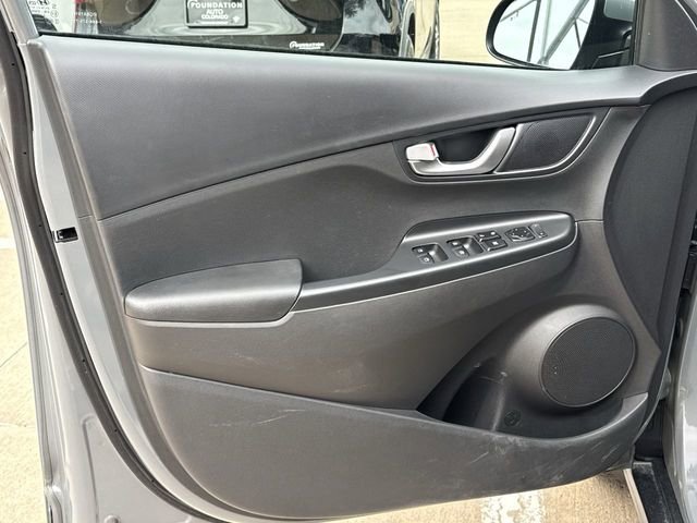 Used 2023 Hyundai Kona SE image 23