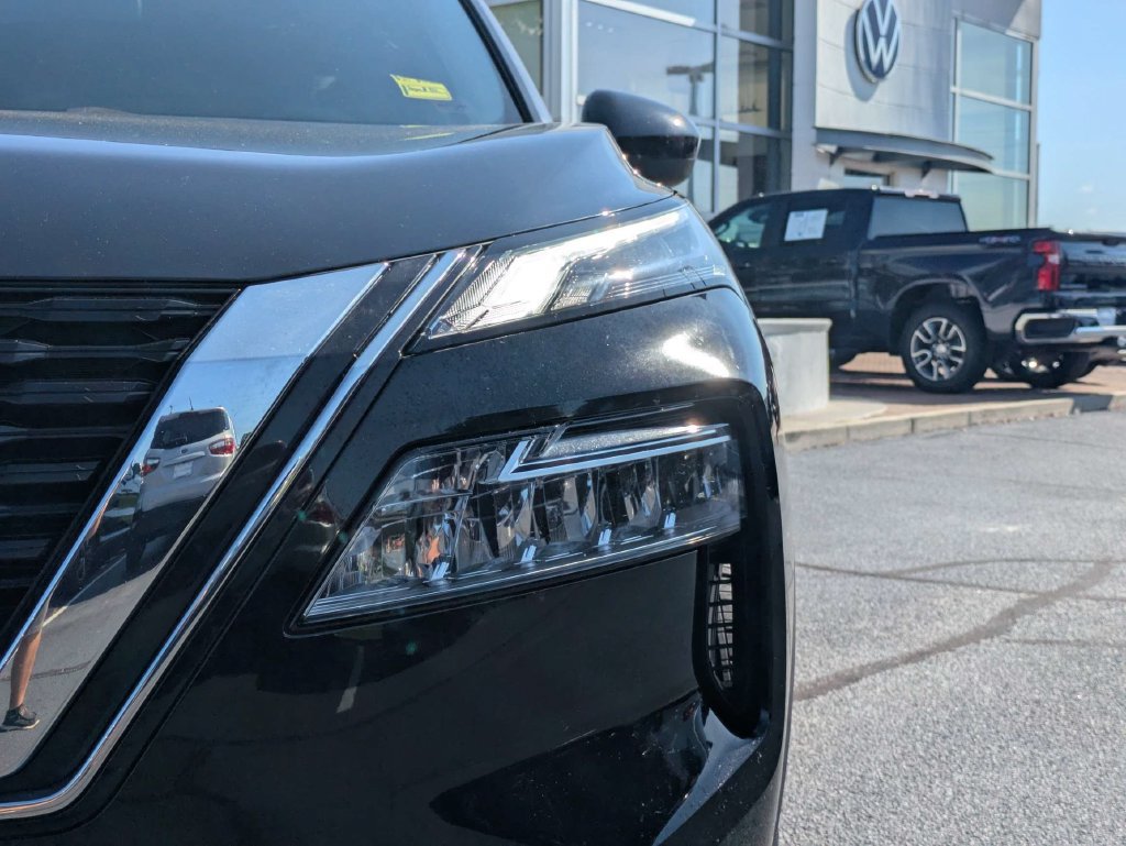 Used 2023 Nissan Rogue SV AWD/4WD image 11