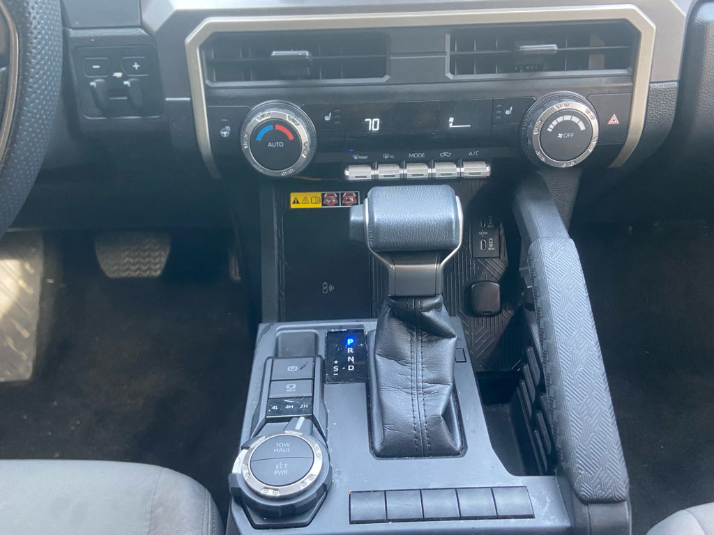 Used 2024 Toyota Tacoma SR5 AWD/4WD image 22