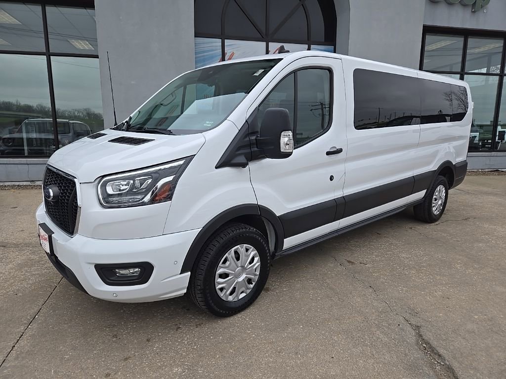 Used 2023 Ford Transit 350 XLT RWD image 3