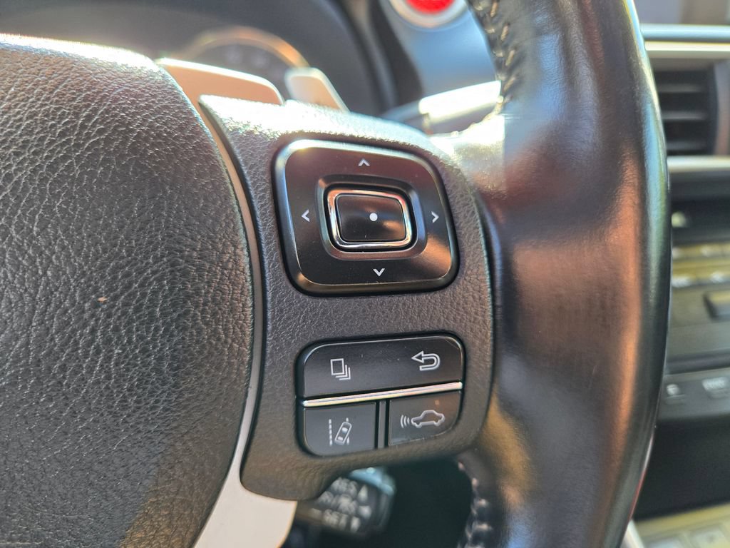 Used 2017 Lexus IS 300 AWD image 21
