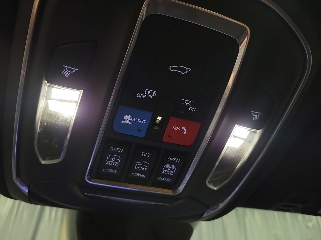 Used 2022 Jeep Grand Cherokee Trailhawk AWD/4WD image 25