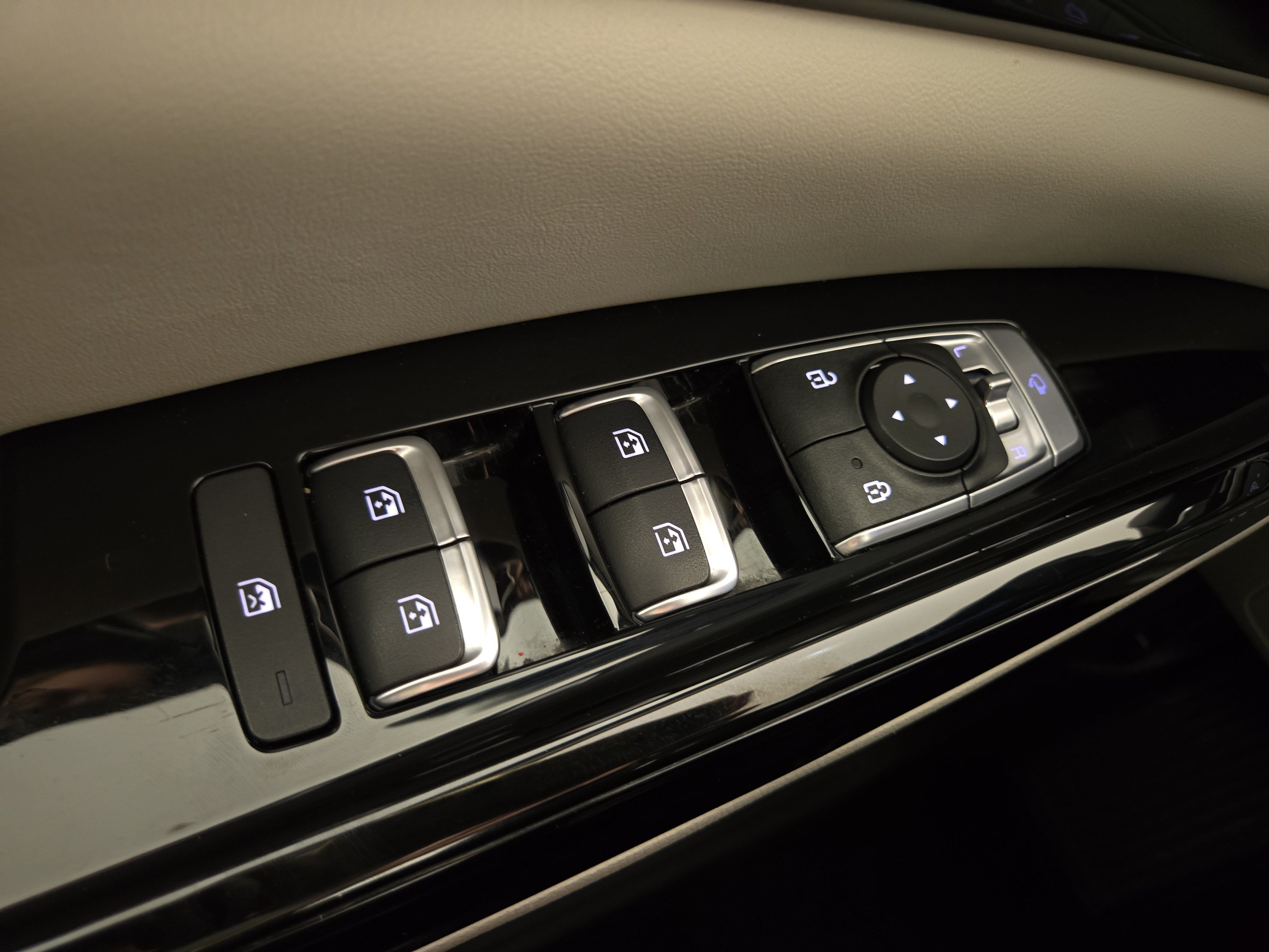 Used 2024 Kia Carnival SX Prestige FWD image 29