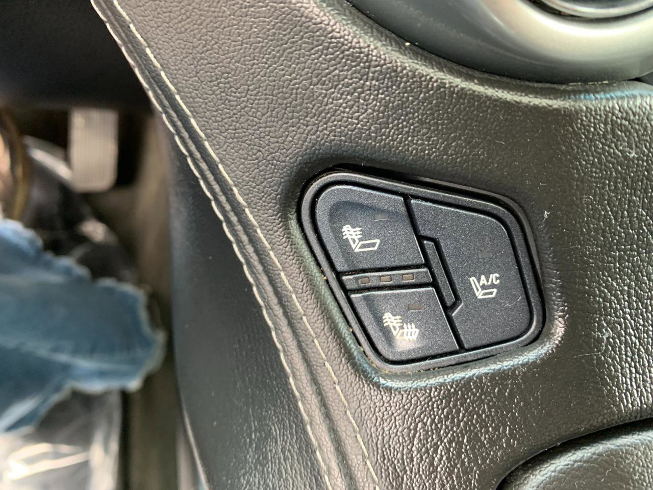 Used 2015 Chevrolet Tahoe LTZ AWD/4WD image 30