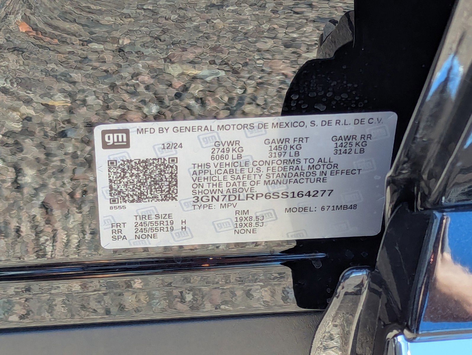 Certified 2025 Chevrolet Equinox EV LT w/ Convenience Package image 33