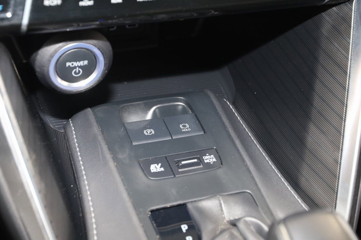 Used 2023 Toyota Venza XLE image 27