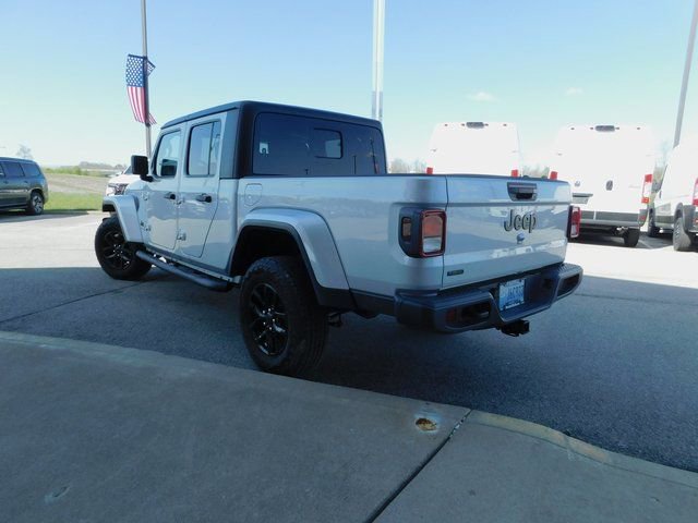 Used 2023 Jeep Gladiator Sport image 14