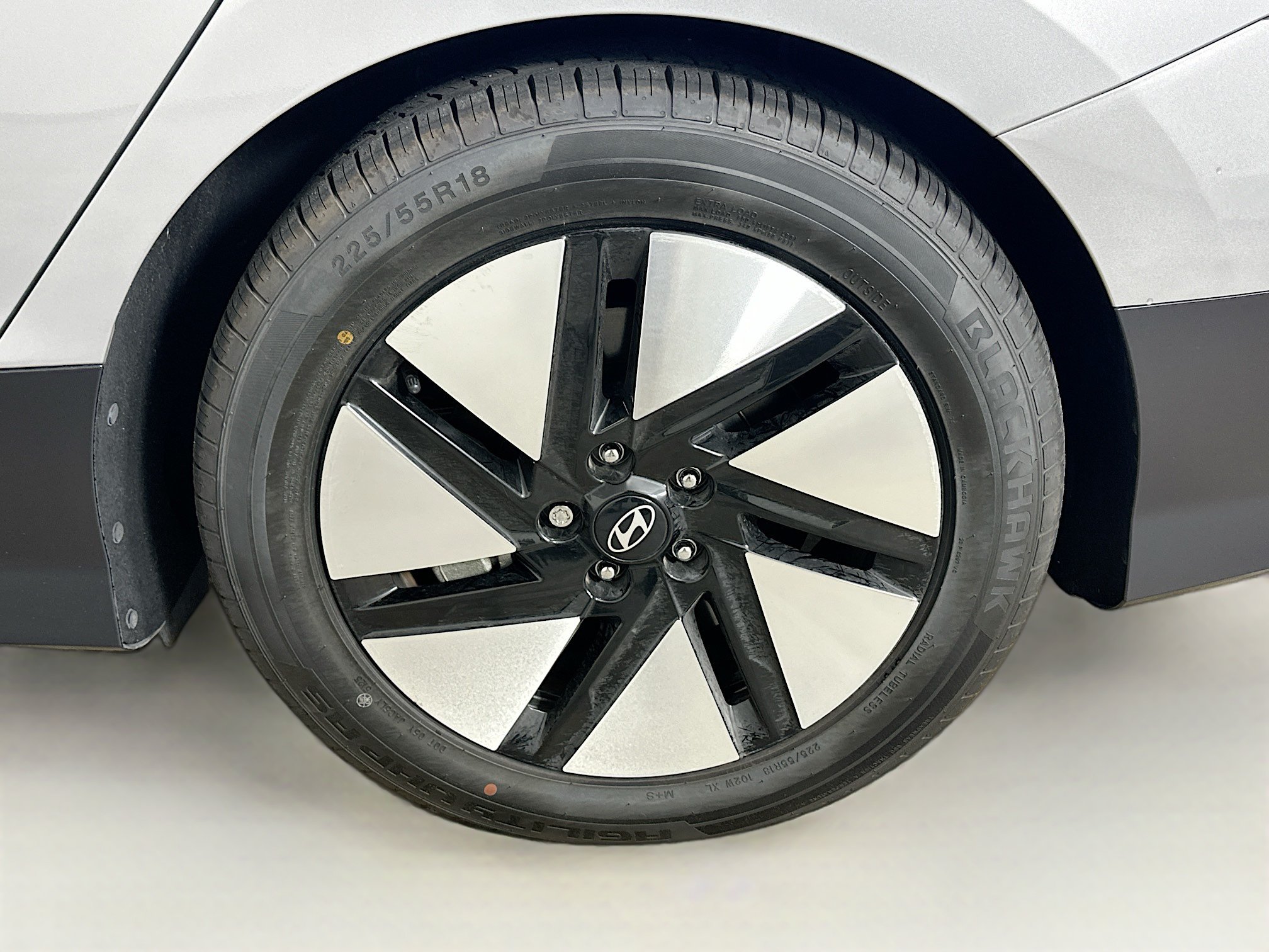 Used 2024 Hyundai Ioniq 6 SE AWD/4WD image 11