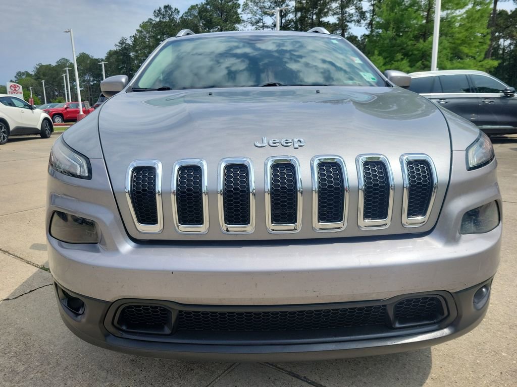 Used 2016 Jeep Cherokee Latitude FWD image 4