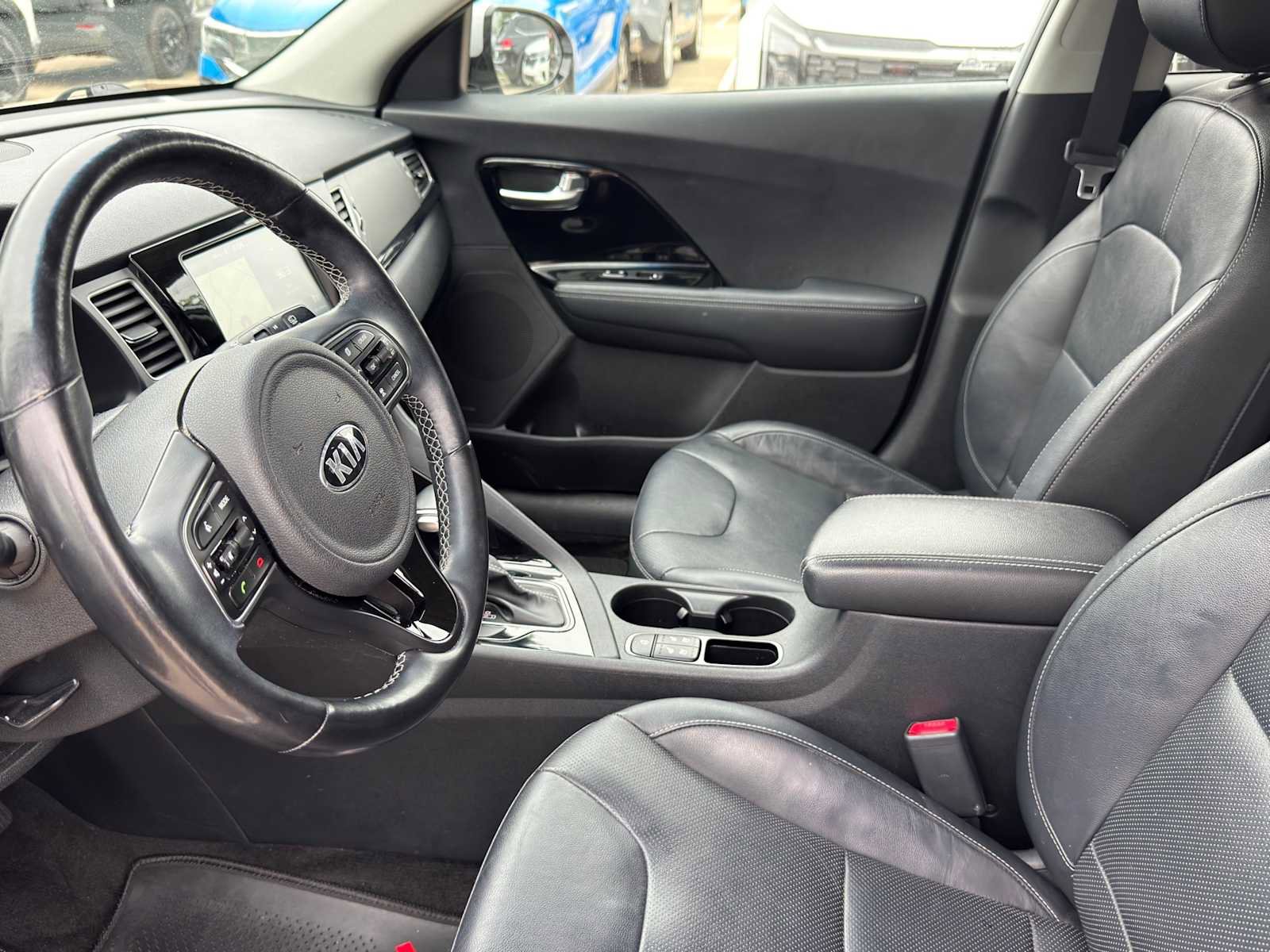 Used 2018 Kia Niro EX w/ EX Premium Package FWD image 12