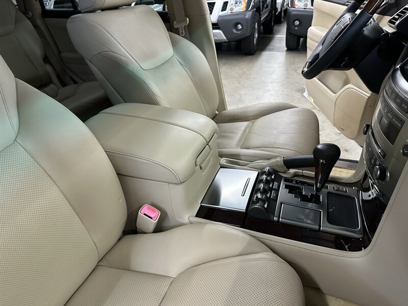 Used 2010 Lexus LX 570 4WD image 39