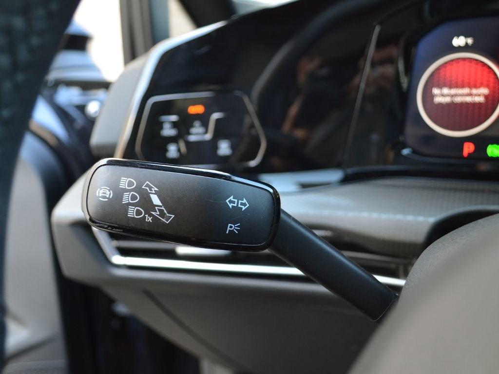 Used 2022 Volkswagen GTI SE FWD image 17