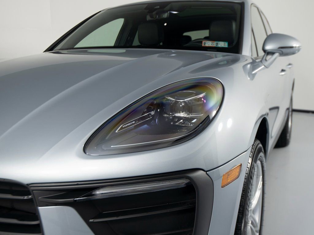 Certified 2025 Porsche Macan image 36
