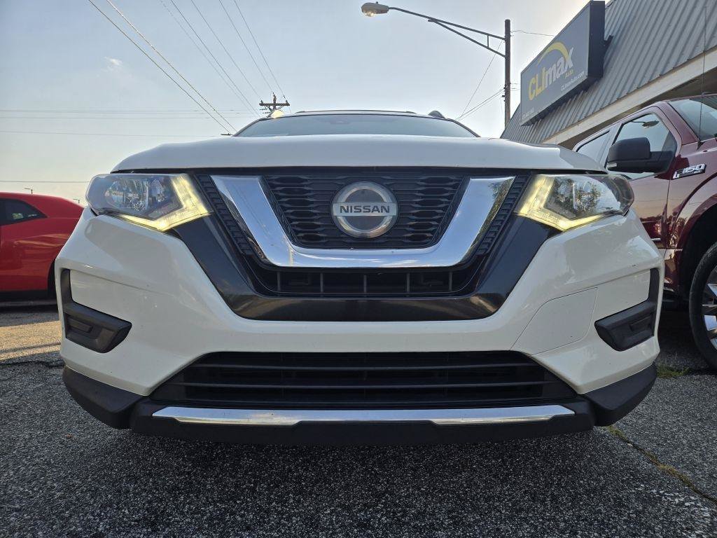 Used 2020 Nissan Rogue S w/ Special Edition Package FWD image 3