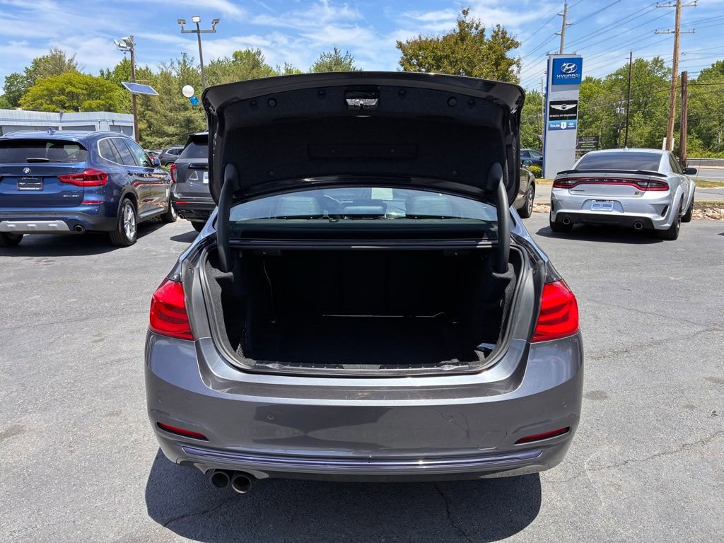 Used 2018 BMW 330i xDrive Sedan w/ Convenience Package AWD/4WD image 11