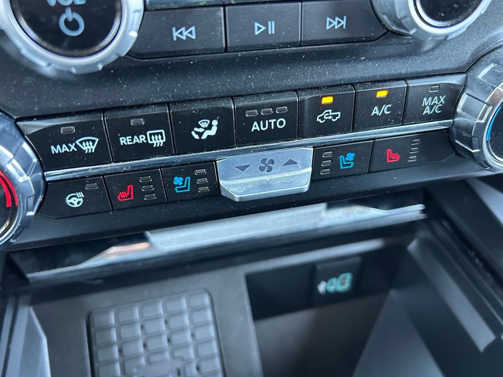 Used 2024 Ford F250 Lariat w/ FX4 Off-Road Package image 43