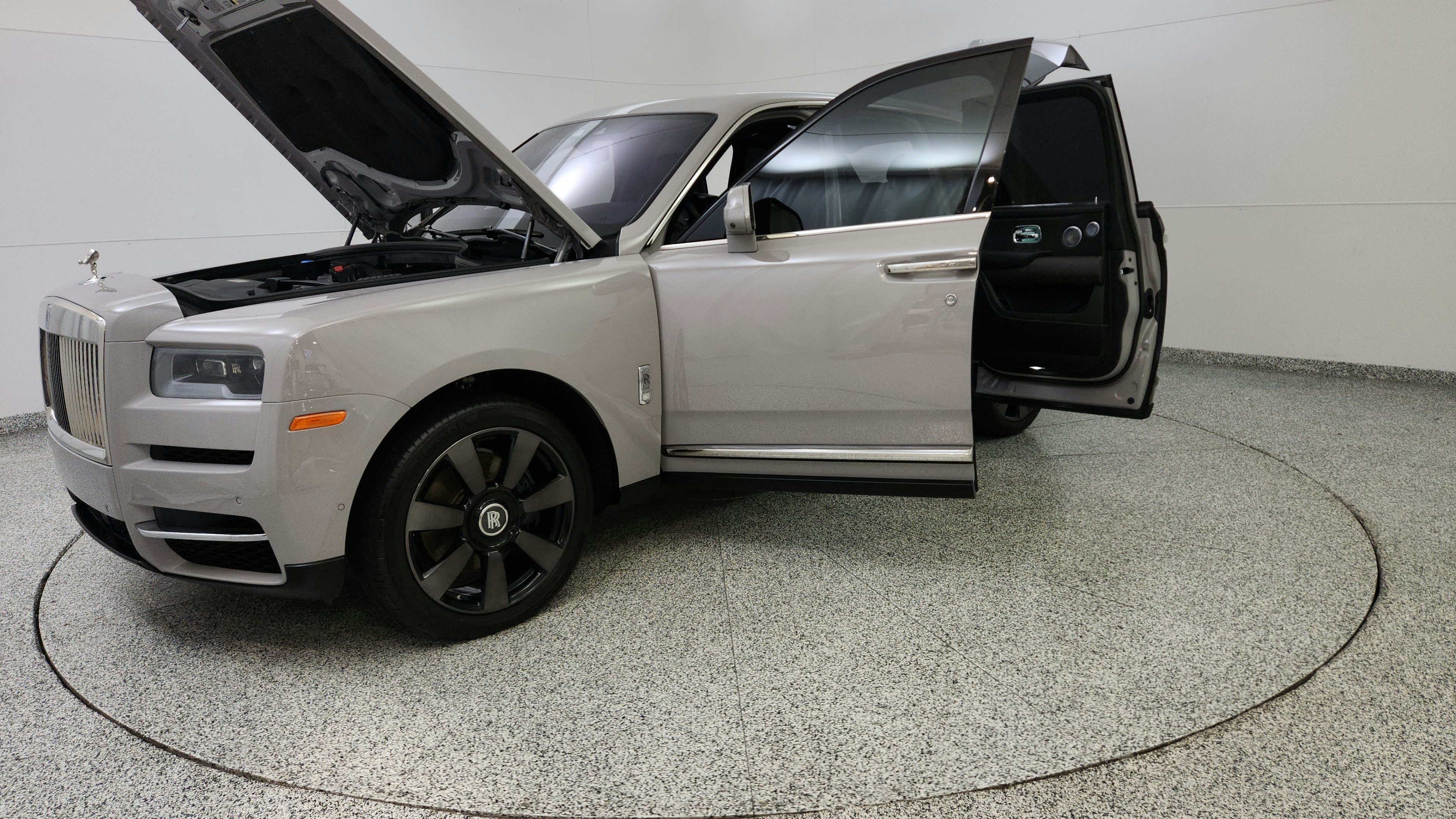 Used 2021 Rolls-Royce Cullinan AWD/4WD image 10