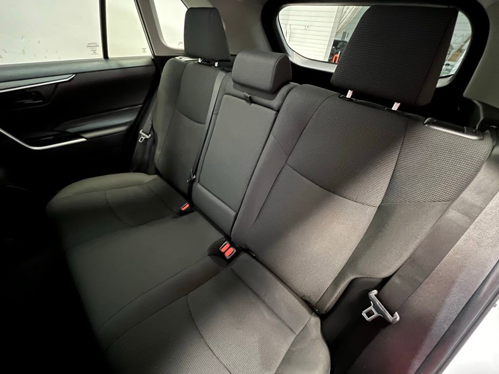 Used 2023 Toyota RAV4 LE AWD/4WD image 12