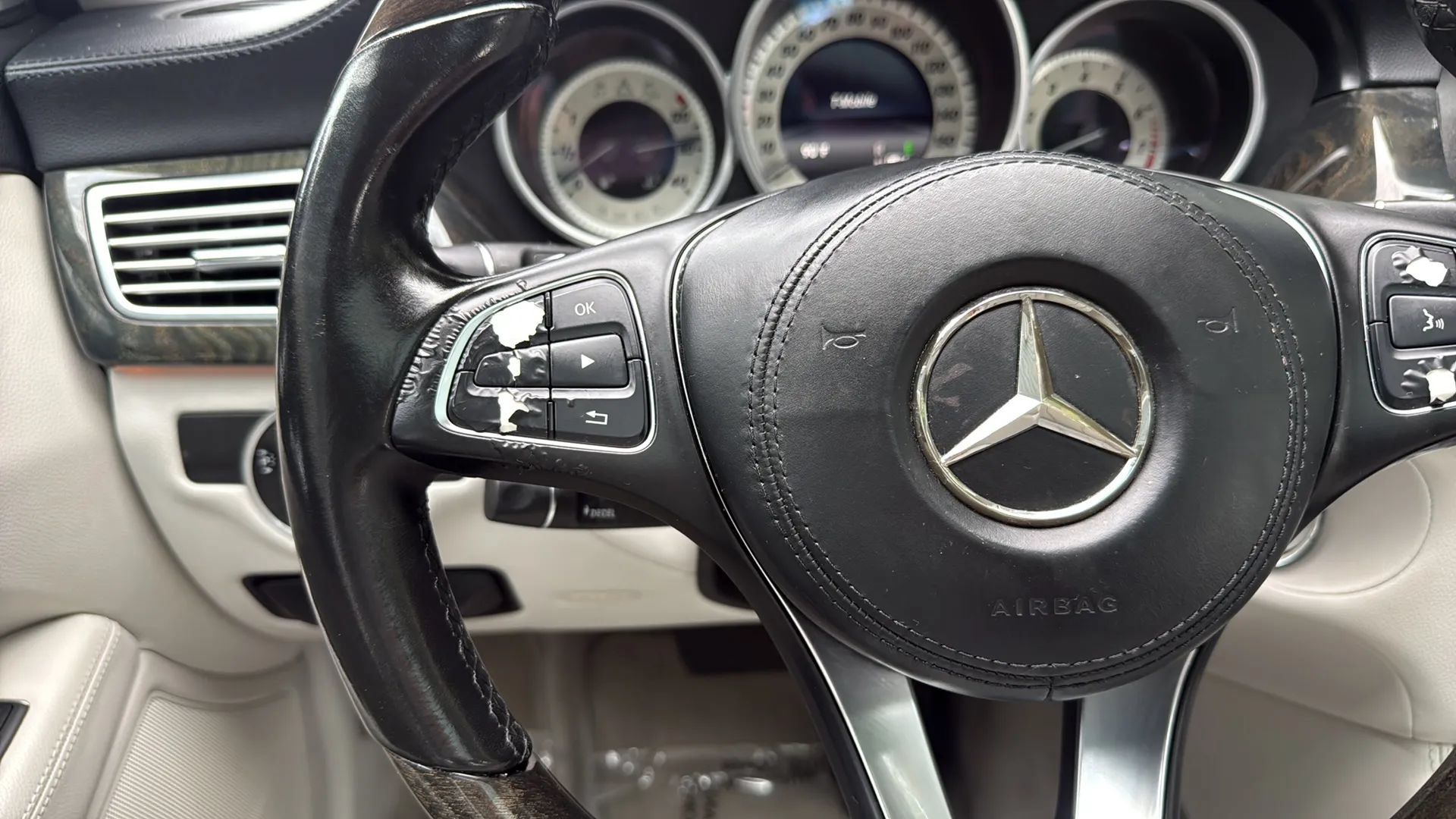 Used 2015 Mercedes-Benz CLS 400 image 32