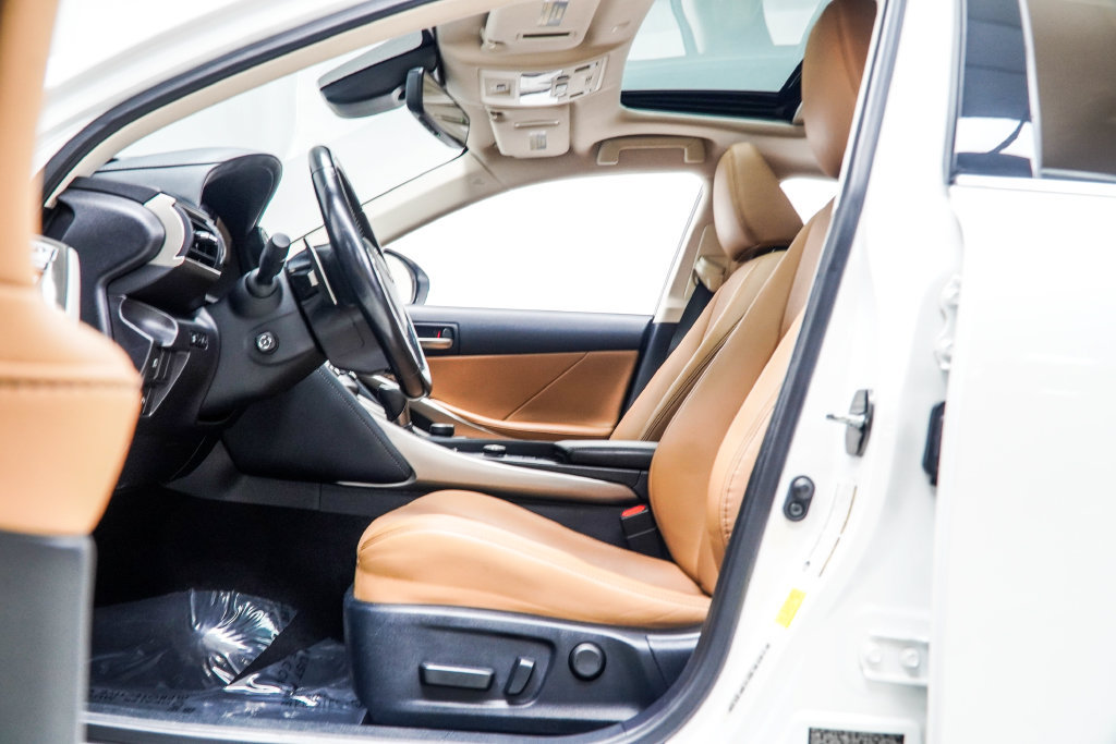 Used 2020 Lexus IS 300 AWD w/ Premium Package image 43