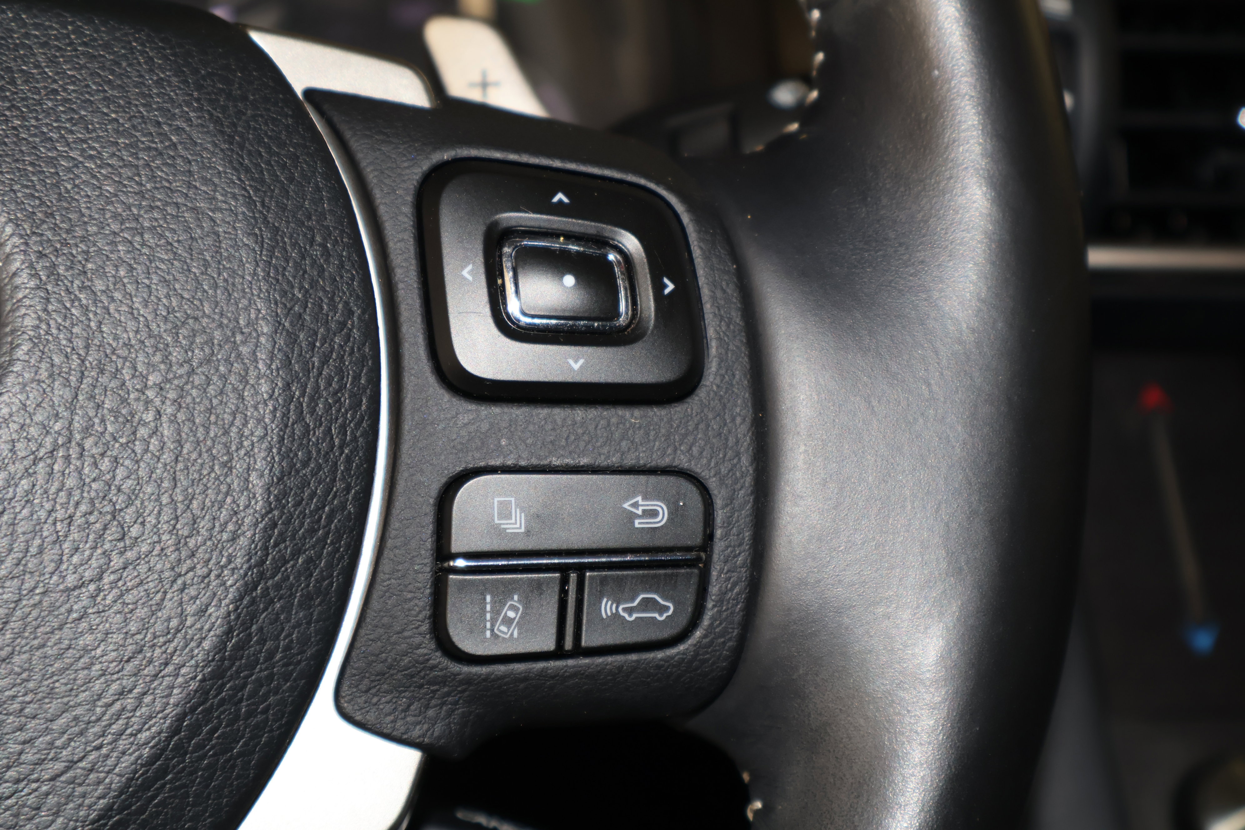 Used 2019 Lexus IS 300 w/ Premium Package image 21