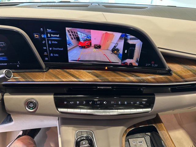 Used 2024 Cadillac Escalade Premium Luxury Platinum image 14