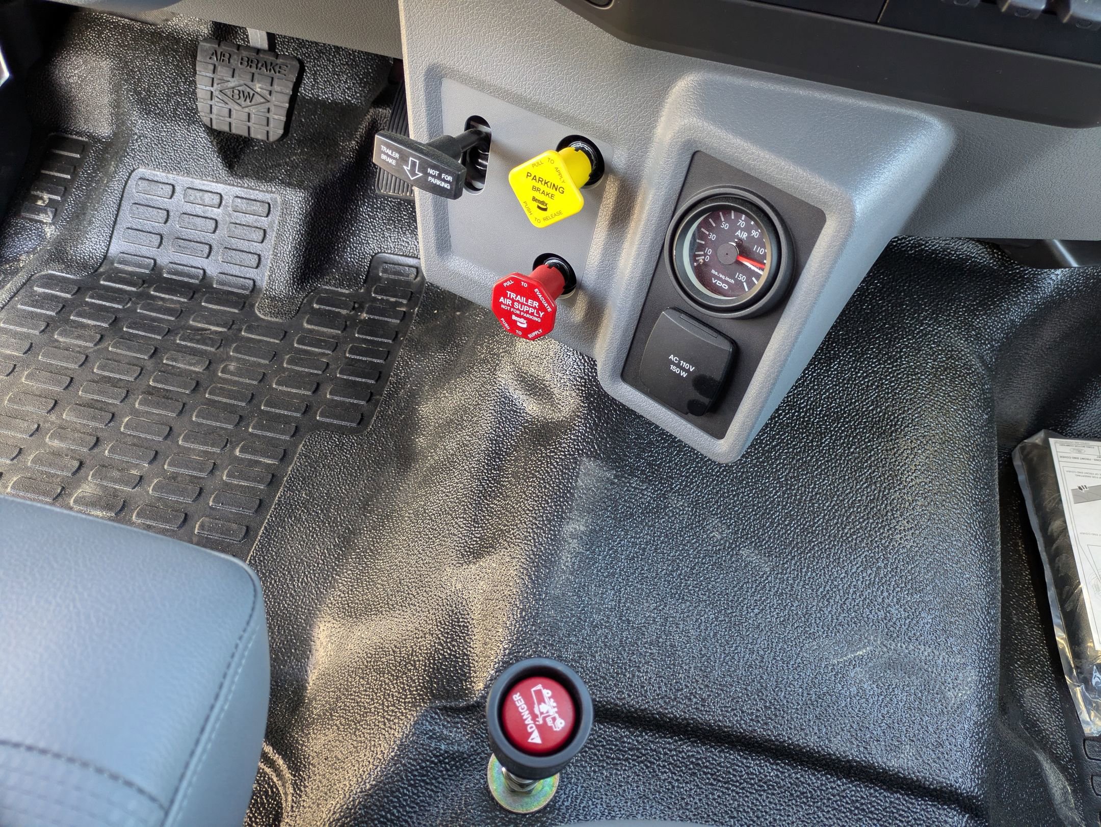 New 2027 Ford F750 2WD Regular Cab Super Duty image 25