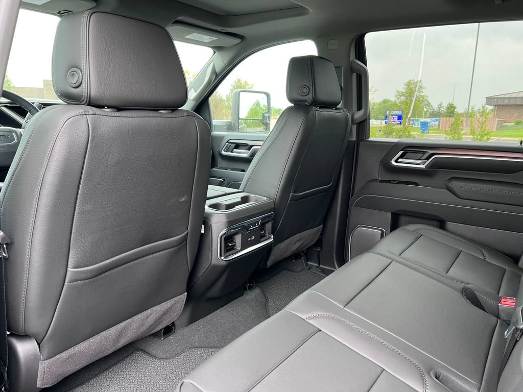 New 2026 GMC Sierra 2500 Denali w/ Denali Reserve Package AWD/4WD image 36
