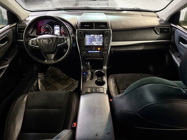 Used 2016 Toyota Camry SE image 10