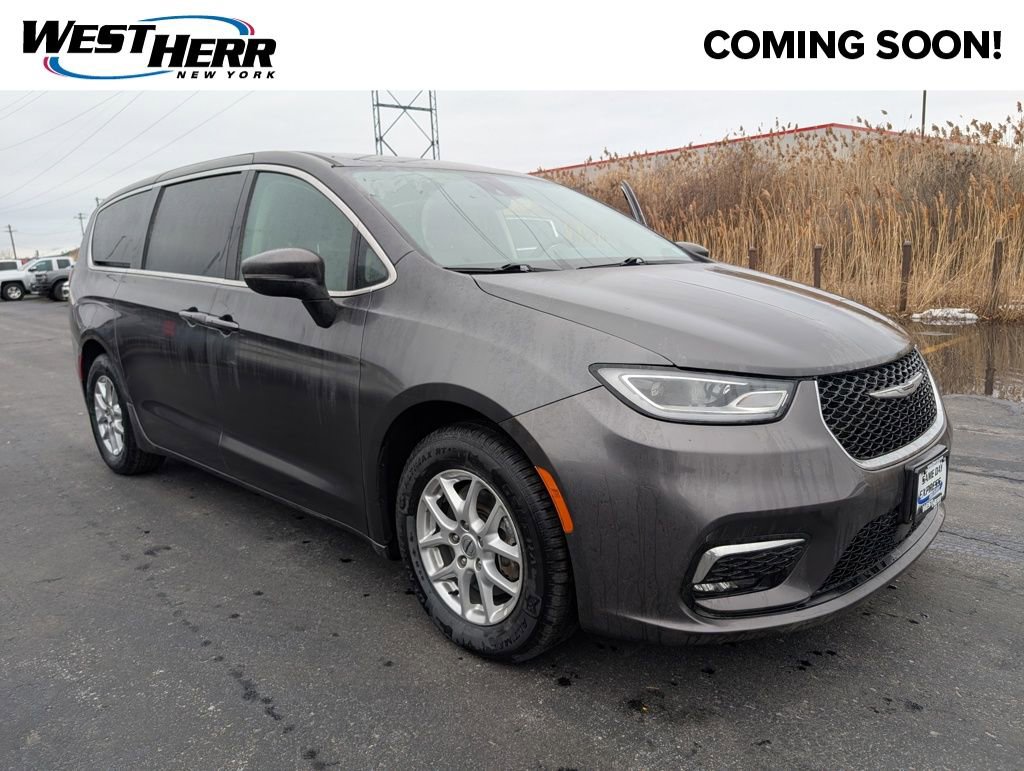 Used 2023 Chrysler Pacifica Touring-L