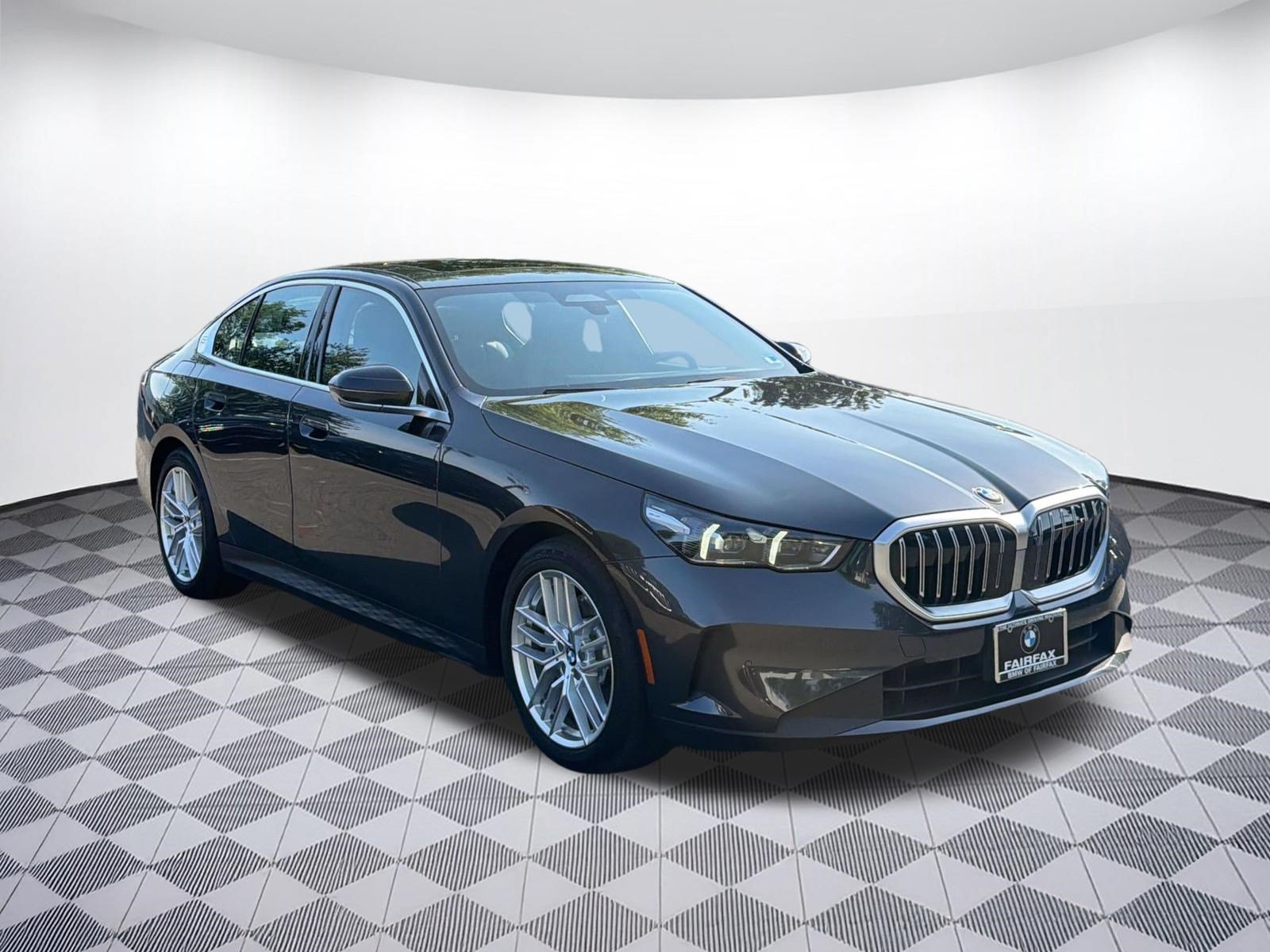 Used 2025 BMW 530i xDrive AWD/4WD image 7