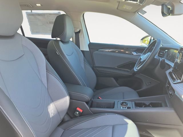 New 2025 Volkswagen Tiguan SE image 15