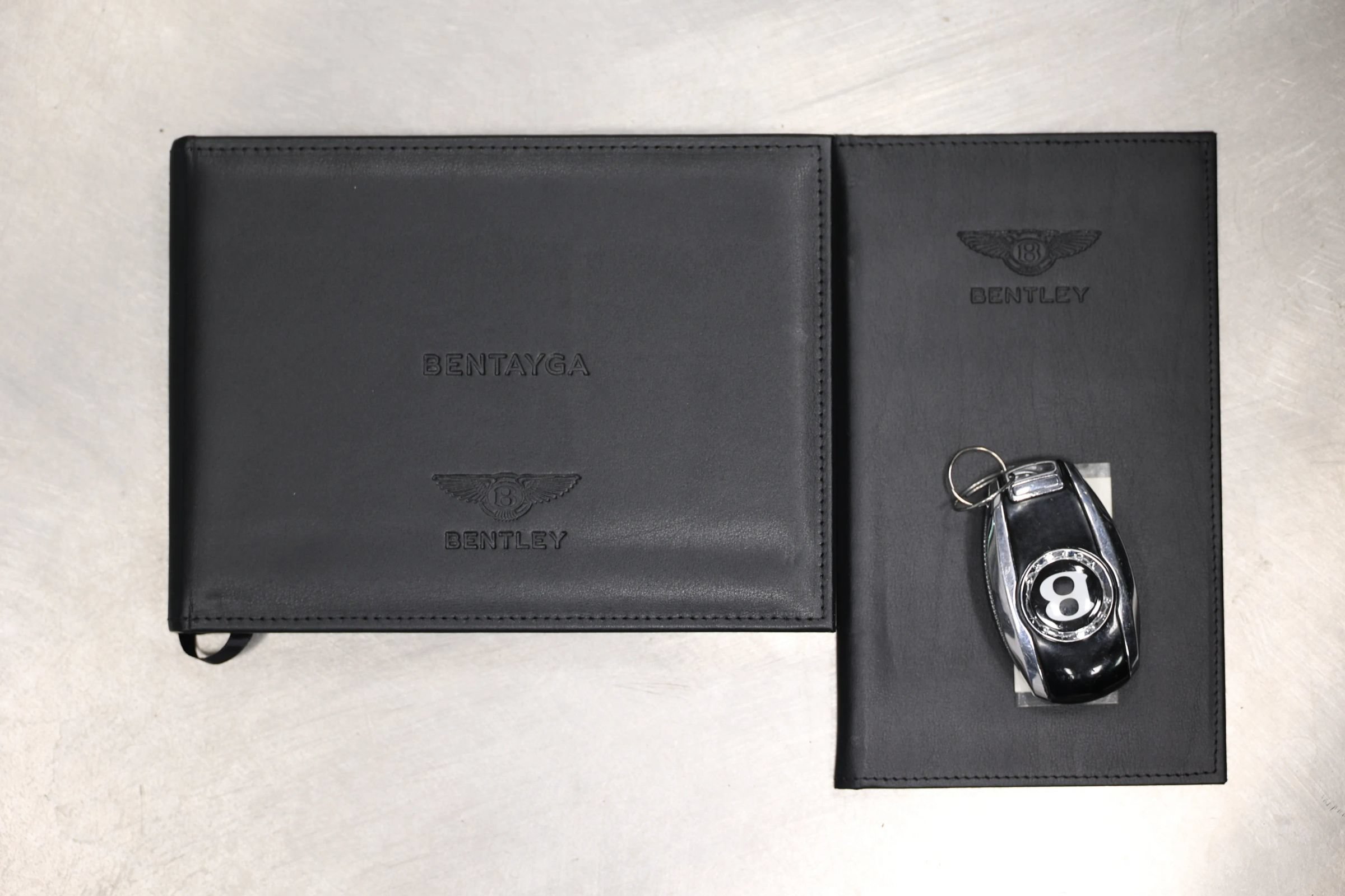 Used 2017 Bentley Bentayga AWD/4WD image 5
