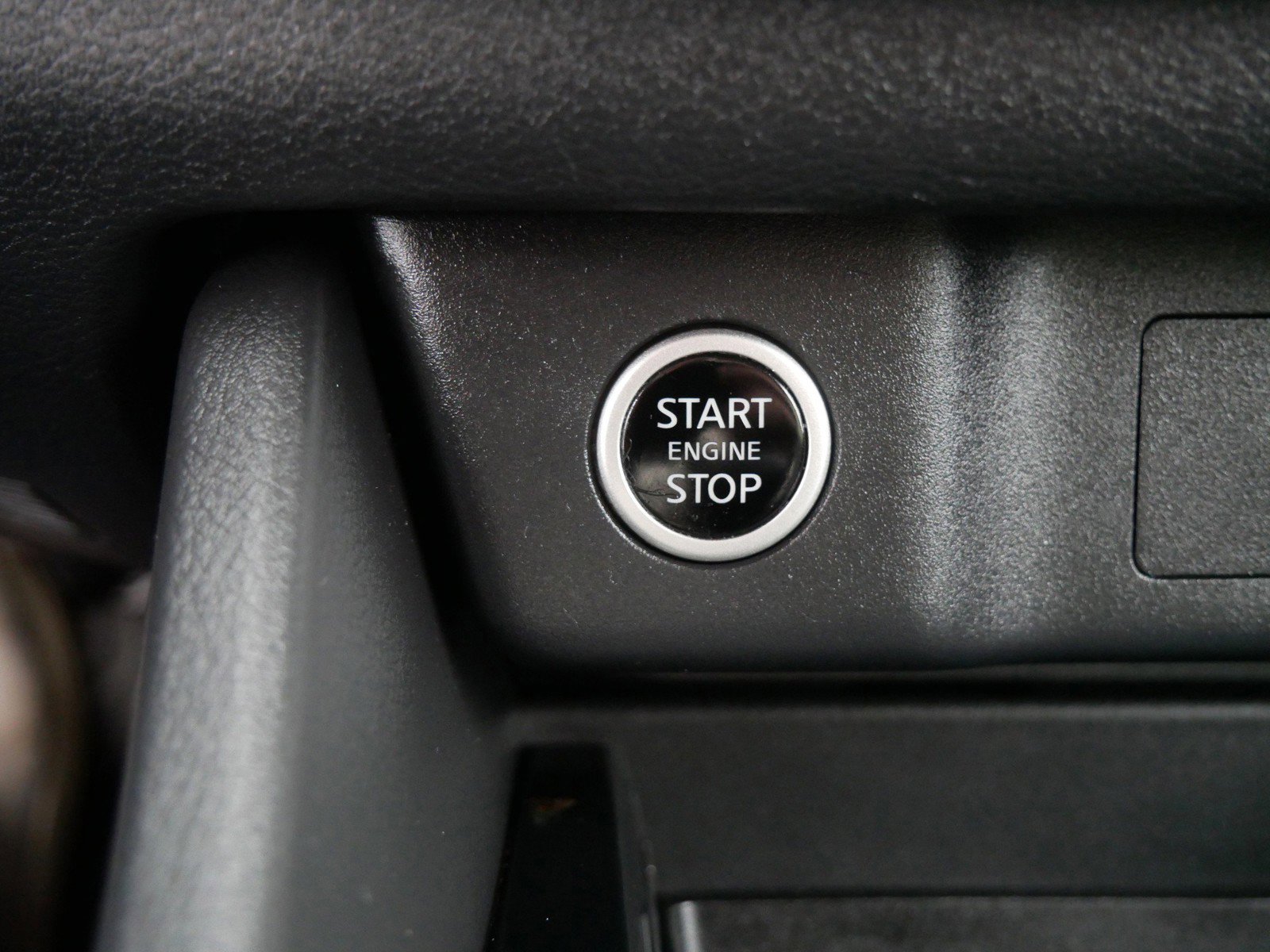 Used 2023 Nissan Rogue SV image 21