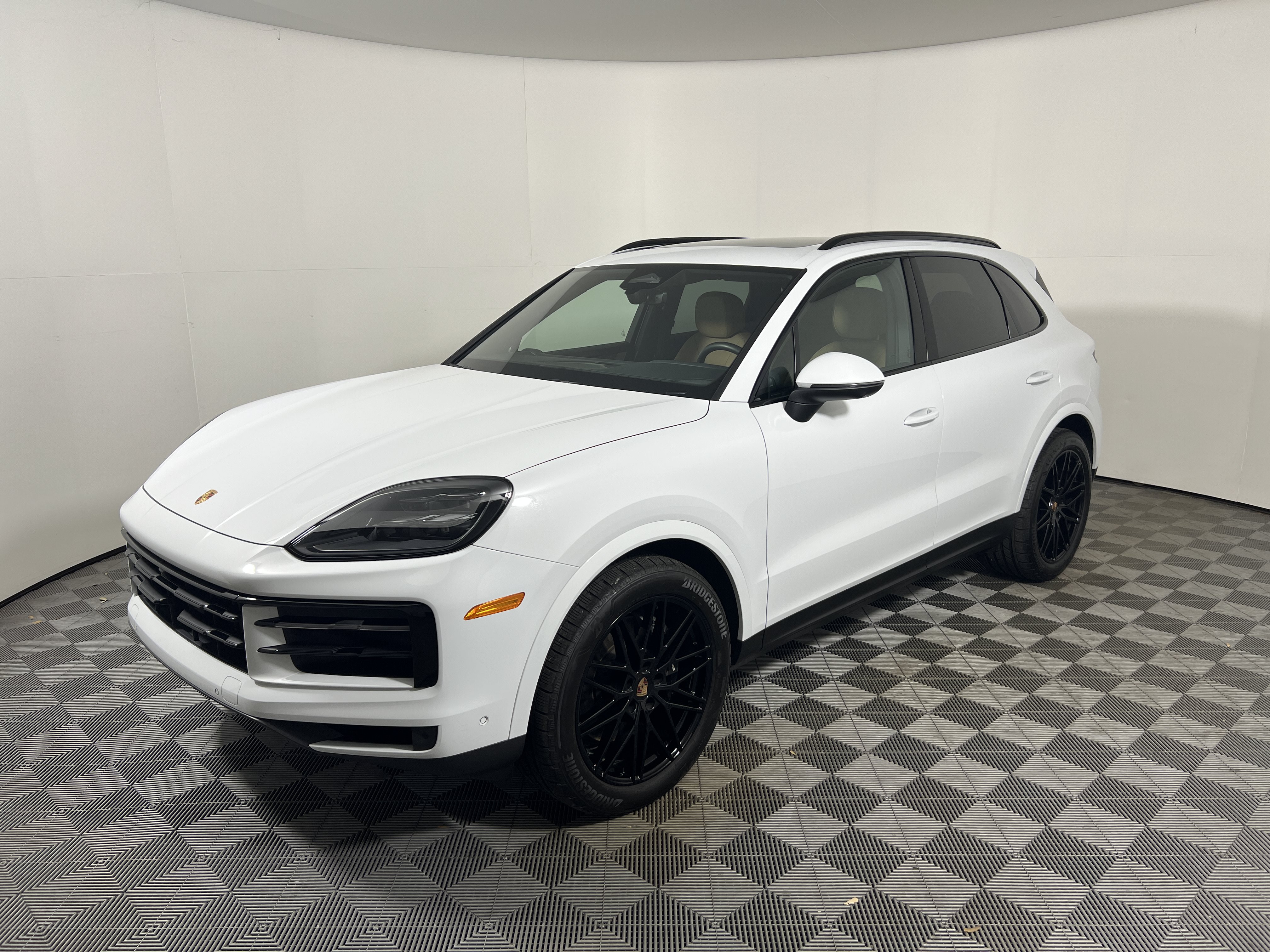 Certified 2026 Porsche Cayenne AWD/4WD image 11