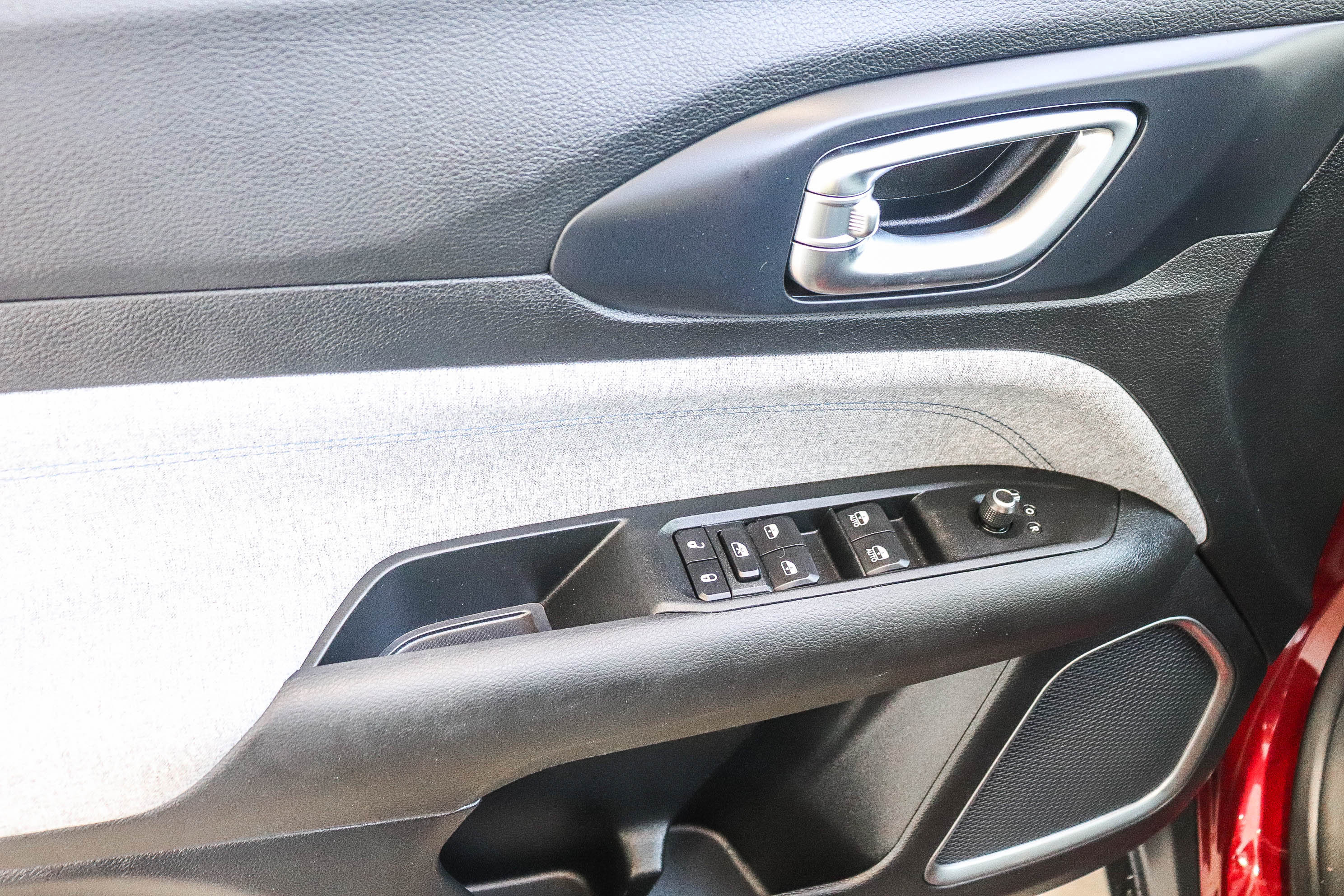 Used 2022 Jeep Compass Latitude FWD image 24