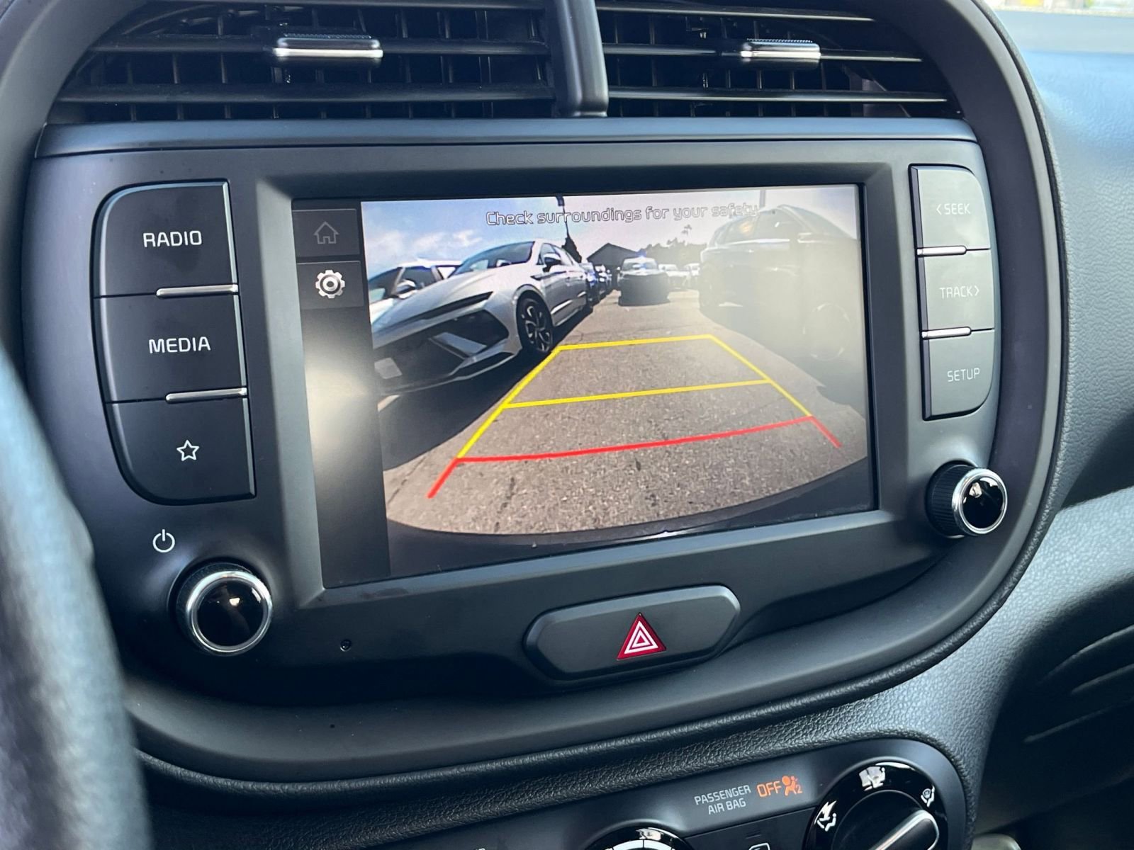 Used 2025 Kia Soul LX w/ LX Technology Package FWD image 24